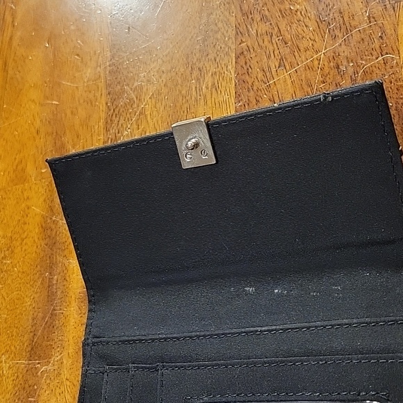 Liz Claiborne wallet - Picture 6 of 6